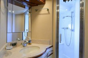 2005 Marquis 65 Motor Yacht thumbnail 27