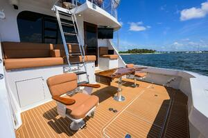 2001 Hatteras Convertible thumbnail 63