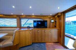 2001 Hatteras Convertible thumbnail 8