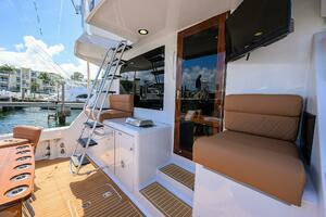 2001 Hatteras Convertible thumbnail 60