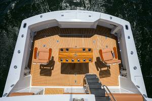 2001 Hatteras Convertible thumbnail 57