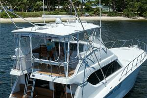 2001 Hatteras Convertible thumbnail 45