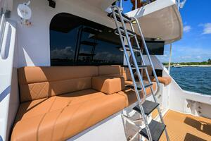2001 Hatteras Convertible thumbnail 58