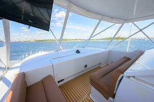 2001 Hatteras Convertible thumbnail 47