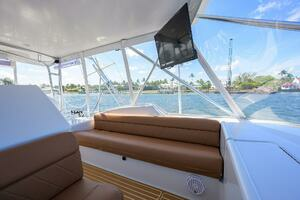 2001 Hatteras Convertible thumbnail 48