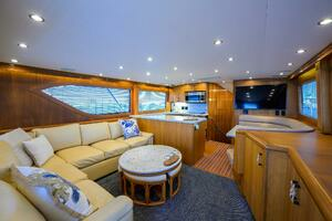 2001 Hatteras Convertible thumbnail 13