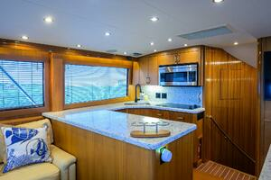 2001 Hatteras Convertible thumbnail 14
