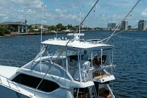 2001 Hatteras Convertible thumbnail 44