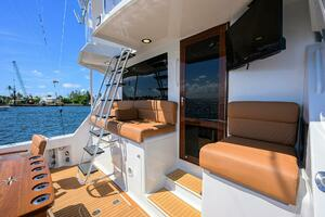 2001 Hatteras Convertible thumbnail 59