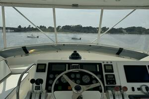 1994 Hatteras 54 Yacht thumbnail 16