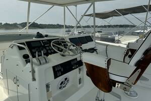 1994 Hatteras 54 Yacht thumbnail 15