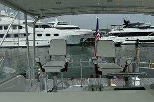1994 Hatteras 54 Yacht thumbnail 12