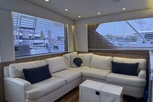 1994 Hatteras 54 Yacht thumbnail 28