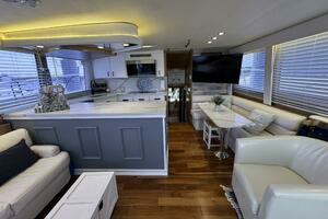 1994 Hatteras 54 Yacht thumbnail 27