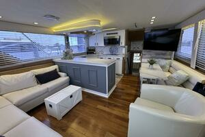 1994 Hatteras 54 Yacht thumbnail 26