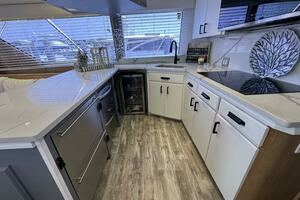 1994 Hatteras 54 Yacht thumbnail 30