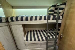 1994 Hatteras 54 Yacht thumbnail 42