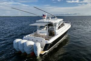 2019 Intrepid 475 Sport Yacht thumbnail 35