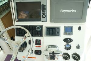 2012 Boston Whaler Whaler 370 Outrage thumbnail 13
