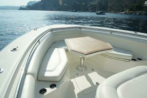 2012 Boston Whaler Whaler 370 Outrage thumbnail 8