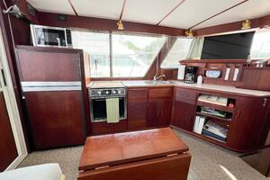 1987 Tollycraft 34 Sedan Sport thumbnail 26