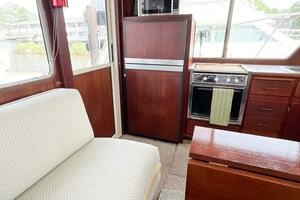 1987 Tollycraft 34 Sedan Sport thumbnail 27