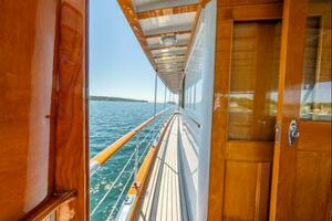 1958 Trumpy Fantail Houseboat thumbnail 25