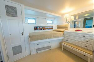 1958 Trumpy Fantail Houseboat thumbnail 14