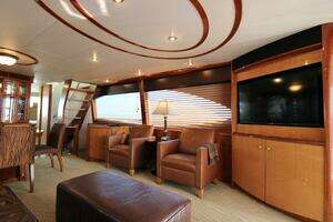 2007 Lazzara Yachts 74 Motor Yacht thumbnail 15