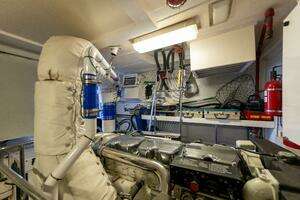 2007 Lazzara Yachts 74 Motor Yacht thumbnail 103