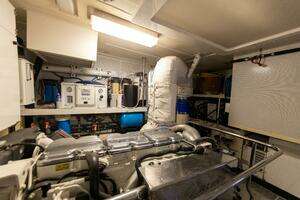 2007 Lazzara Yachts 74 Motor Yacht thumbnail 104