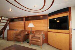 2007 Lazzara Yachts 74 Motor Yacht thumbnail 18