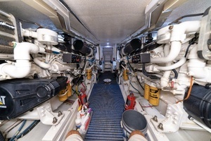 2003 Hatteras thumbnail 39