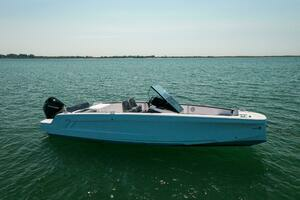 2021 Axopar 22 Spyder thumbnail 7