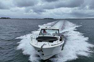 2021 Boston Whaler 405 Conquest thumbnail 15
