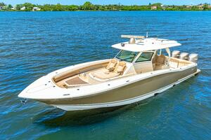  2018 Scout 380 LXF Yacht For Sale in Sarasota FL