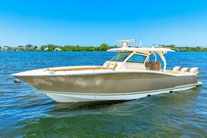  2018 Scout 380 LXF Yacht For Sale in Sarasota FL