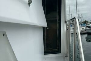 1988 CHB 46 Motor Yacht thumbnail 10