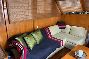 1988 CHB 46 Motor Yacht thumbnail 2