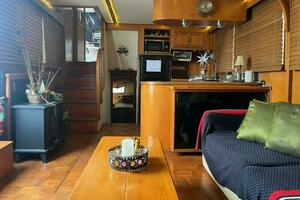 1988 CHB 46 Motor Yacht thumbnail 6