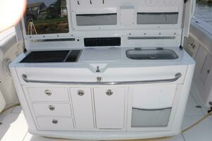 2014 Boston Whaler 370 Outrage thumbnail 20