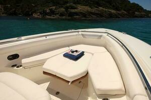 2014 Boston Whaler 370 Outrage thumbnail 11
