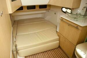 2014 Boston Whaler 370 Outrage thumbnail 8