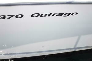 2014 Boston Whaler 370 Outrage thumbnail 18