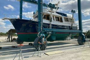 1987 Marine Trader Wide Body thumbnail 9