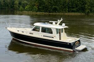 Tempest 2011 Sabre 40 Sedan Yacht For Sale in Rockland ME
