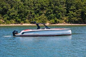 Vanquish VQ40