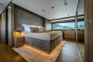 2023 Ferretti Yachts Ferretti 1000 thumbnail 20