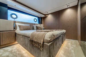 2023 Ferretti Yachts Ferretti 1000 thumbnail 27