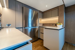 2023 Ferretti Yachts Ferretti 1000 thumbnail 33